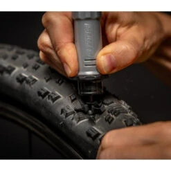 Kit De Réparation Tubeless NoTubes DART -Magasin De Vélos notubes kit de reparation tubeless notubes dart tools accessories nottp002 3 42877 2